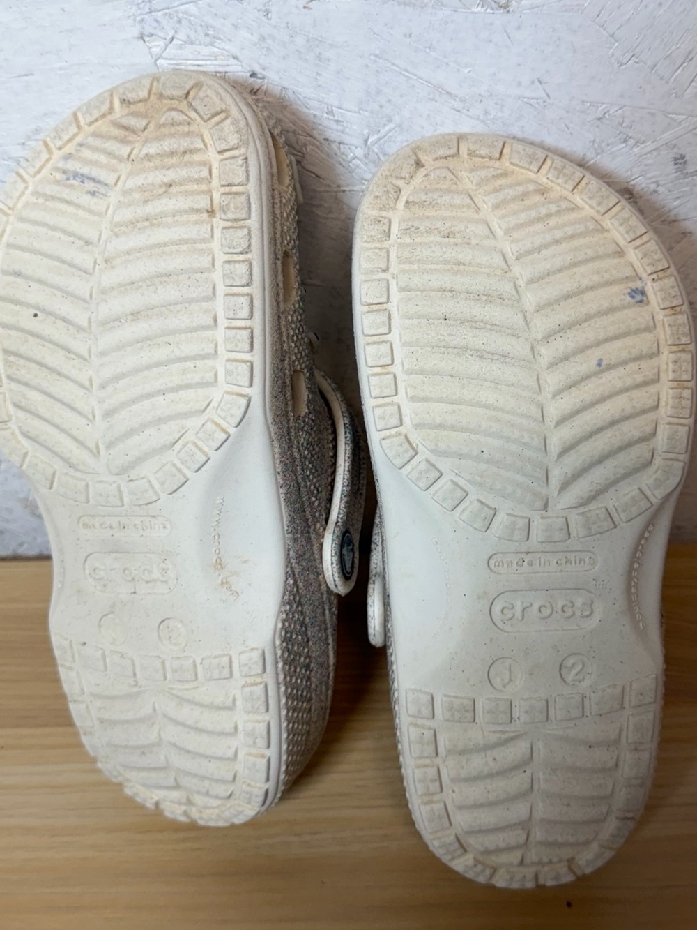 Kids Crocs Classic Glitter II clogs TAYLOR SWIFT Edition - Picture 6 of 7